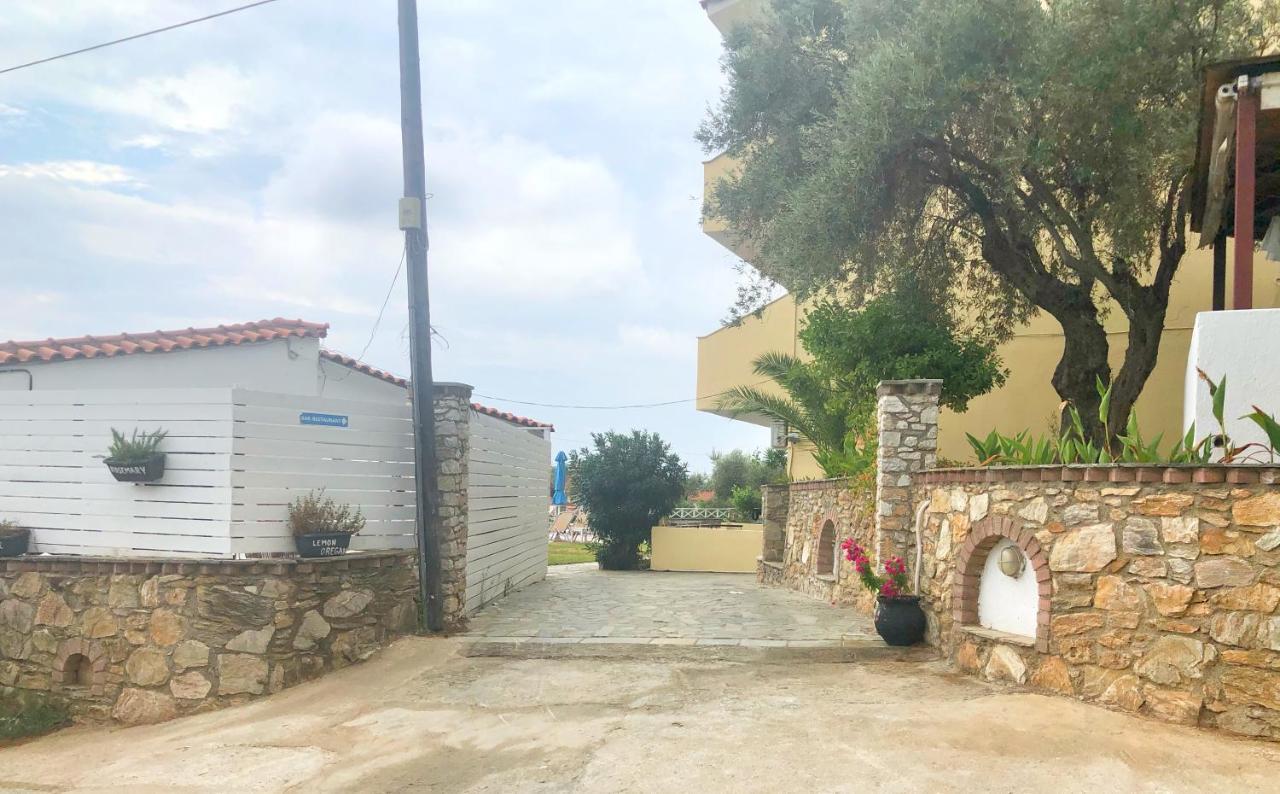 Отель Azzurro Katsaros  Экстерьер фото