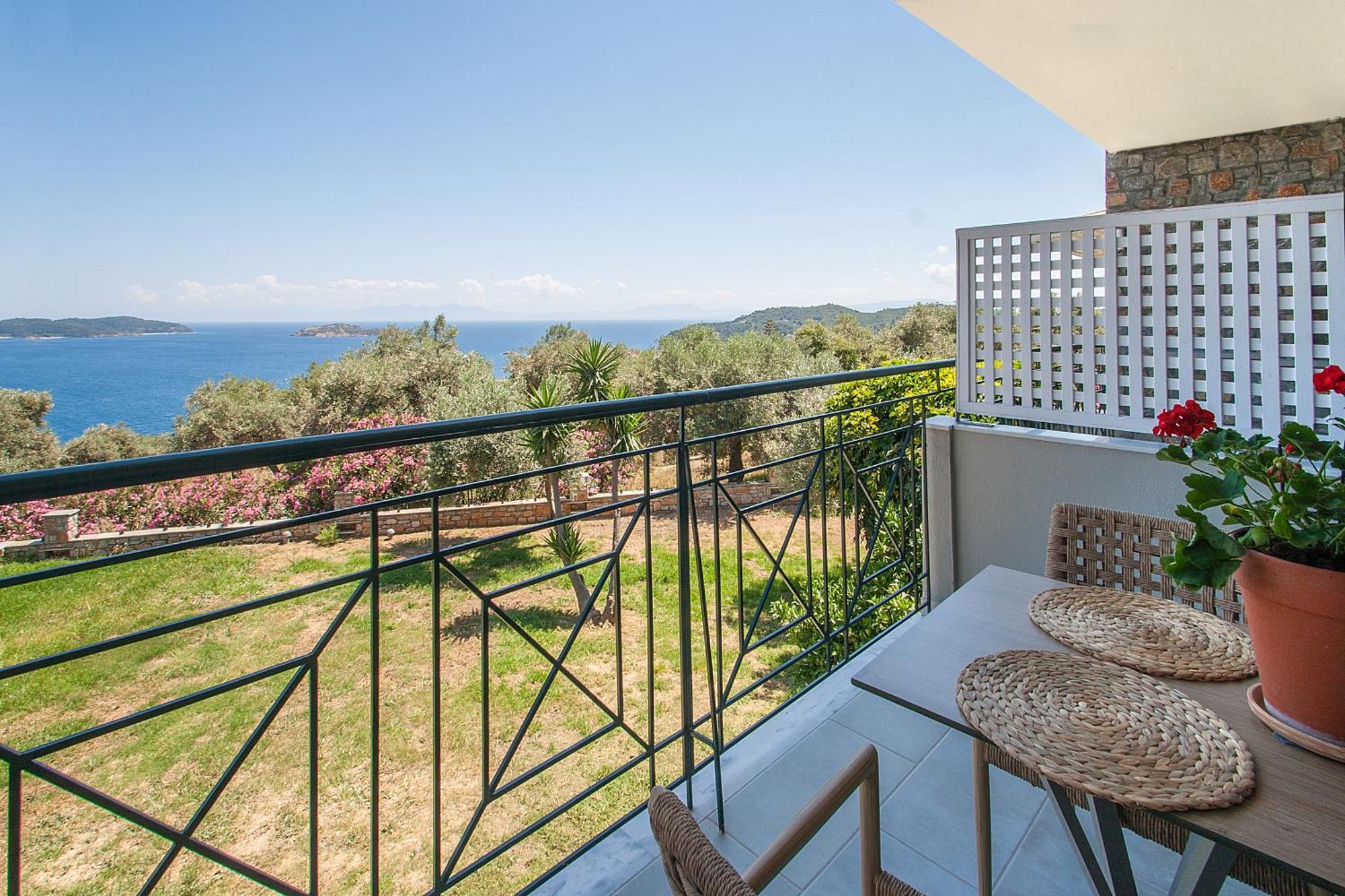 Отель Azzurro Katsaros  Экстерьер фото